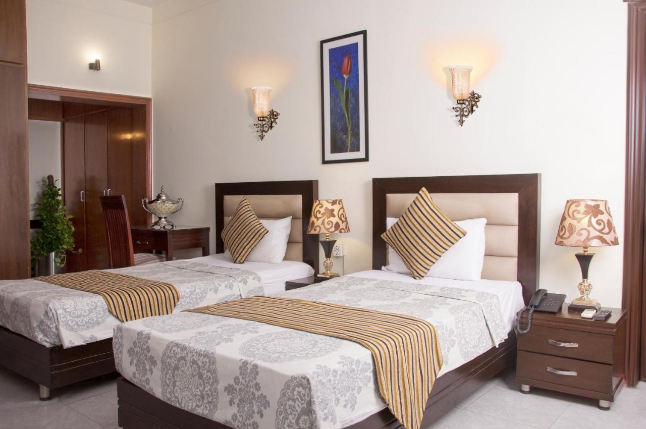 Royal Elegance Hotel ラホール エクステリア 写真