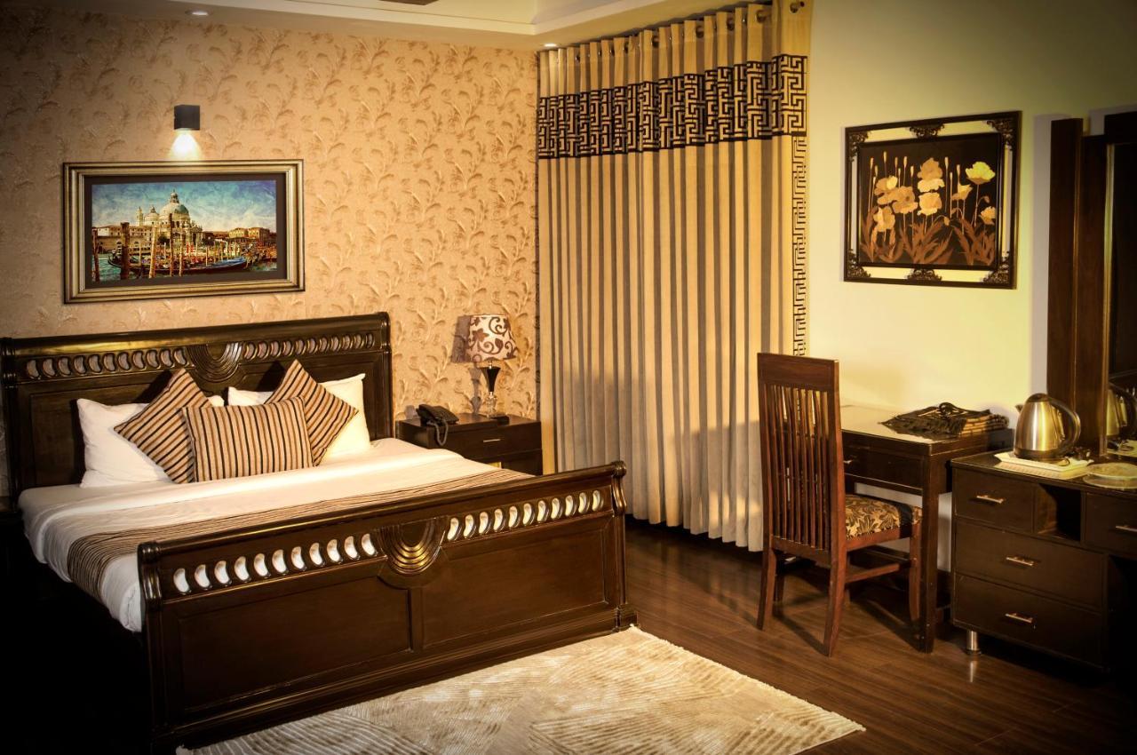 Royal Elegance Hotel ラホール エクステリア 写真